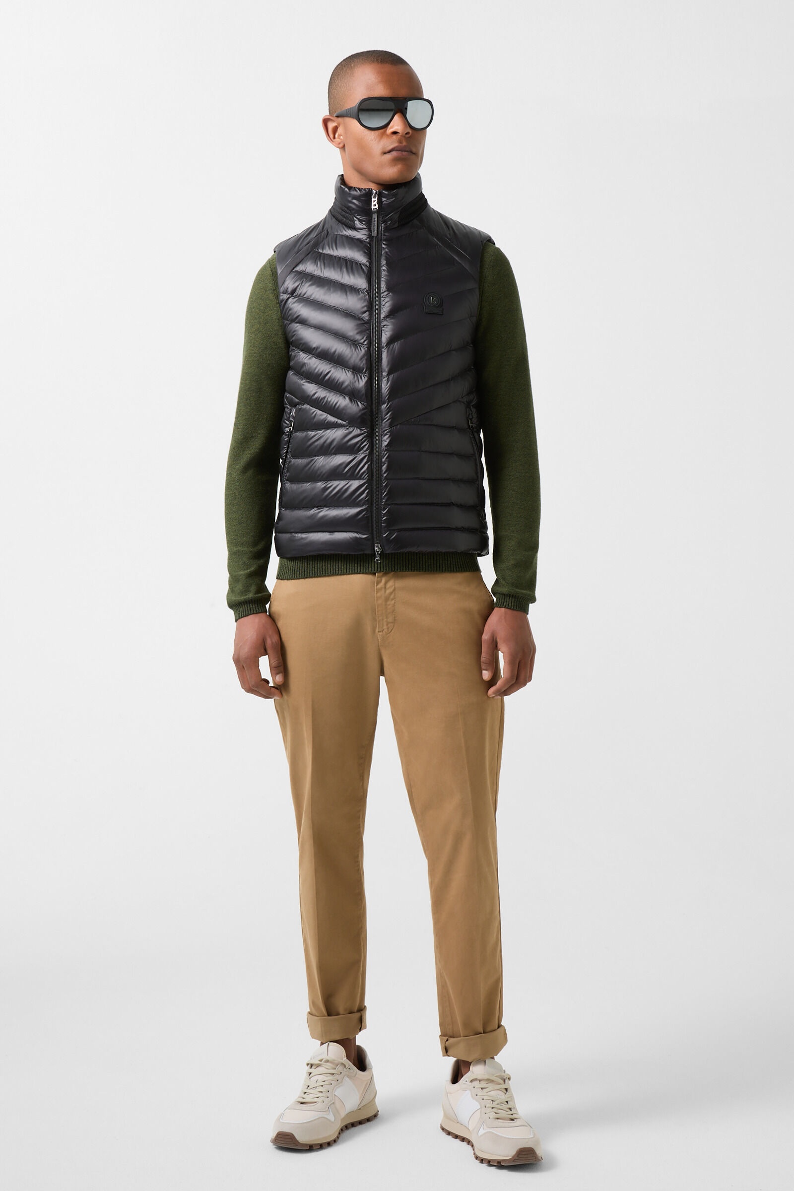 Lasse Lightweight down gilet in Black - 4
