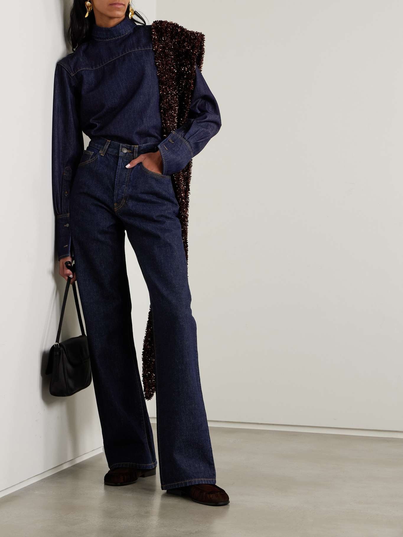 High-rise flared jeans - 2