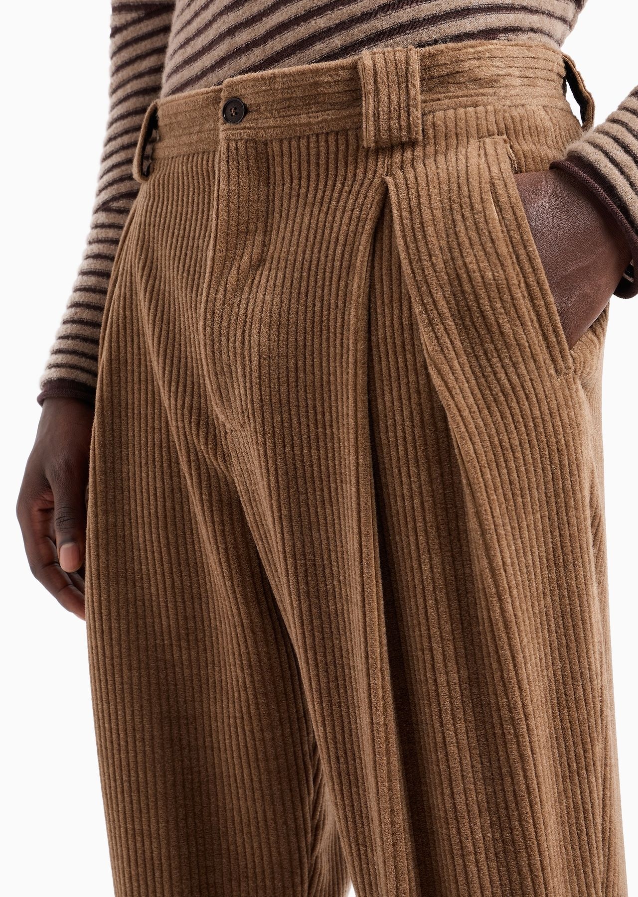 One–pleat trousers in wool, alpaca and cashmere velvet - 5