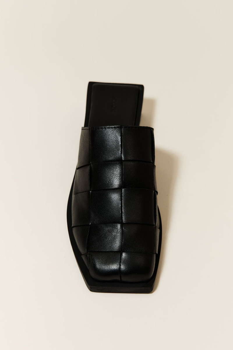 ST. AGNI Woven Mules - Black outlook
