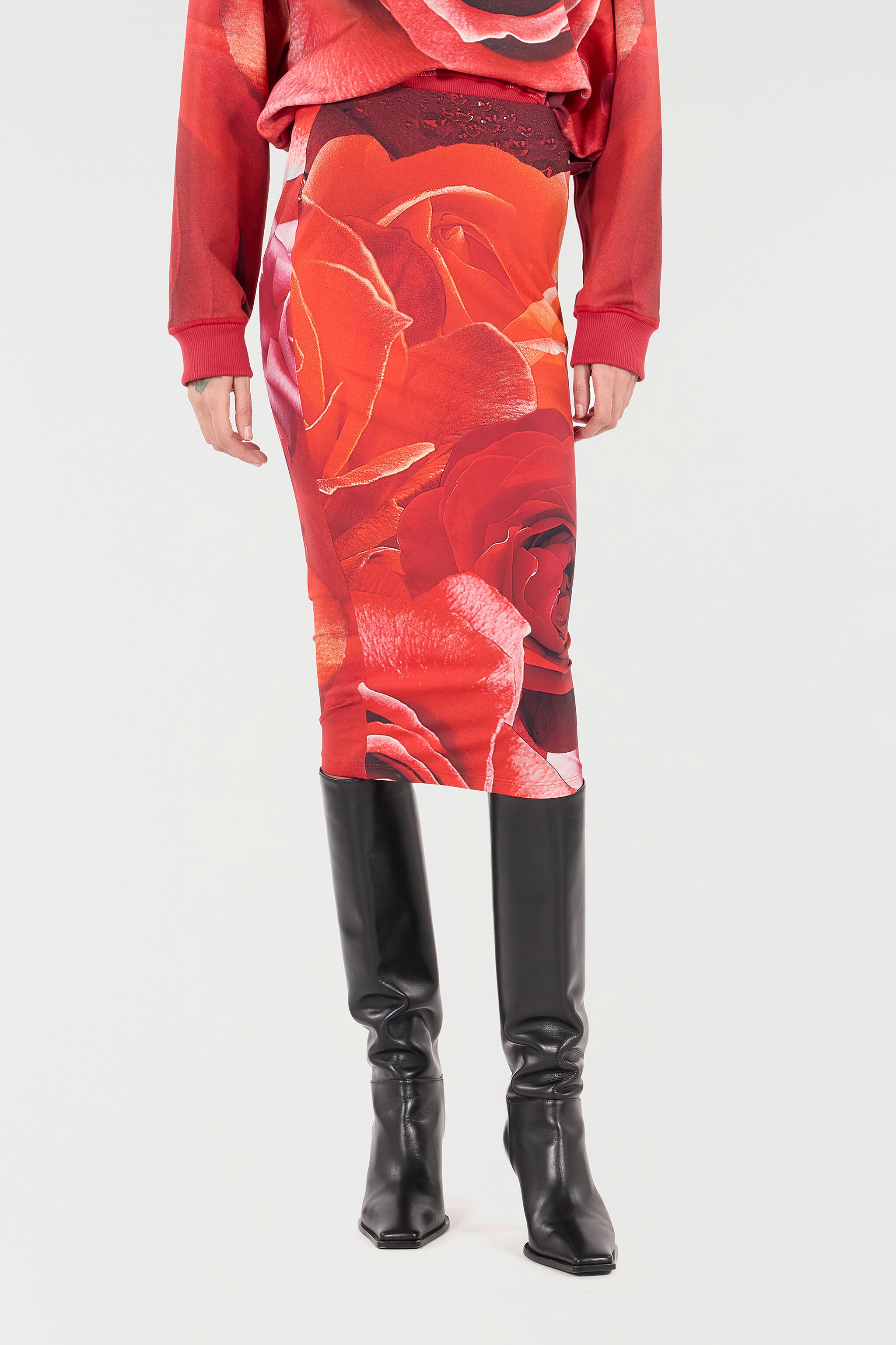 Pencil Skirt With Rose Print - 3
