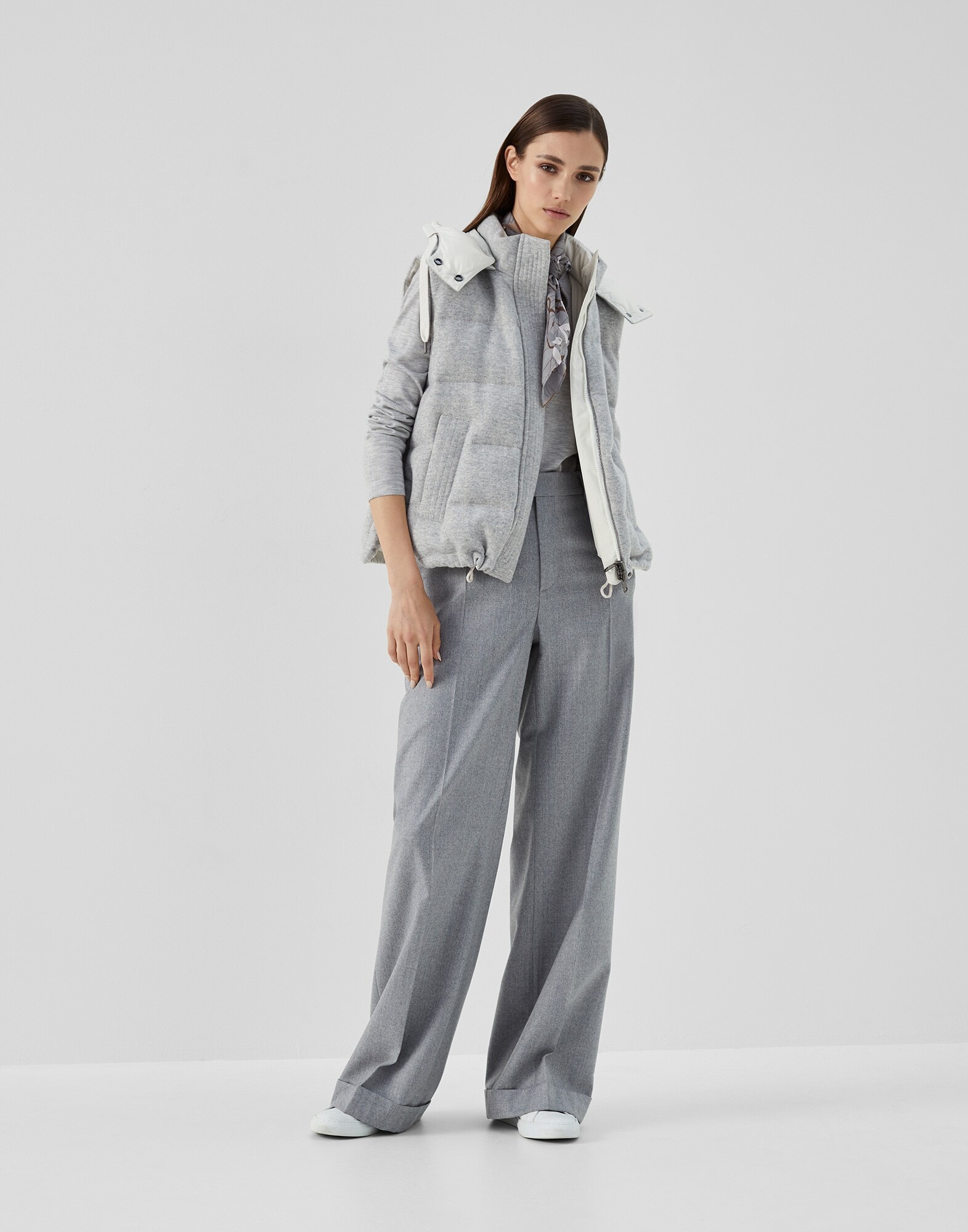 Cashmere knit reversible down vest with hood and shiny trim - 5