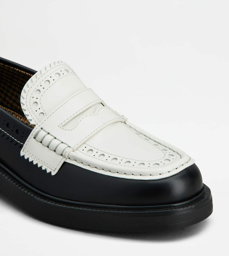 LOAFERS IN LEATHER - BLACK, WHITE 5