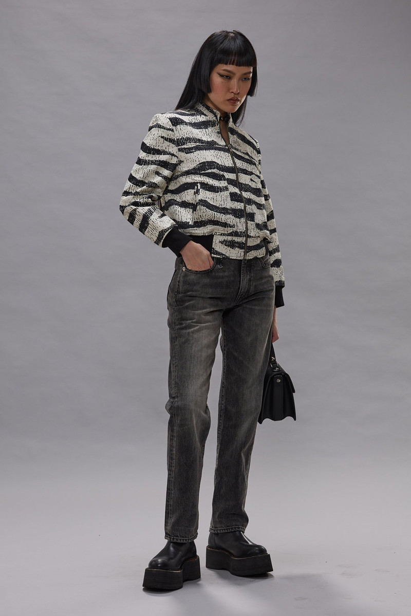 R13 ROMEO JEAN outlook