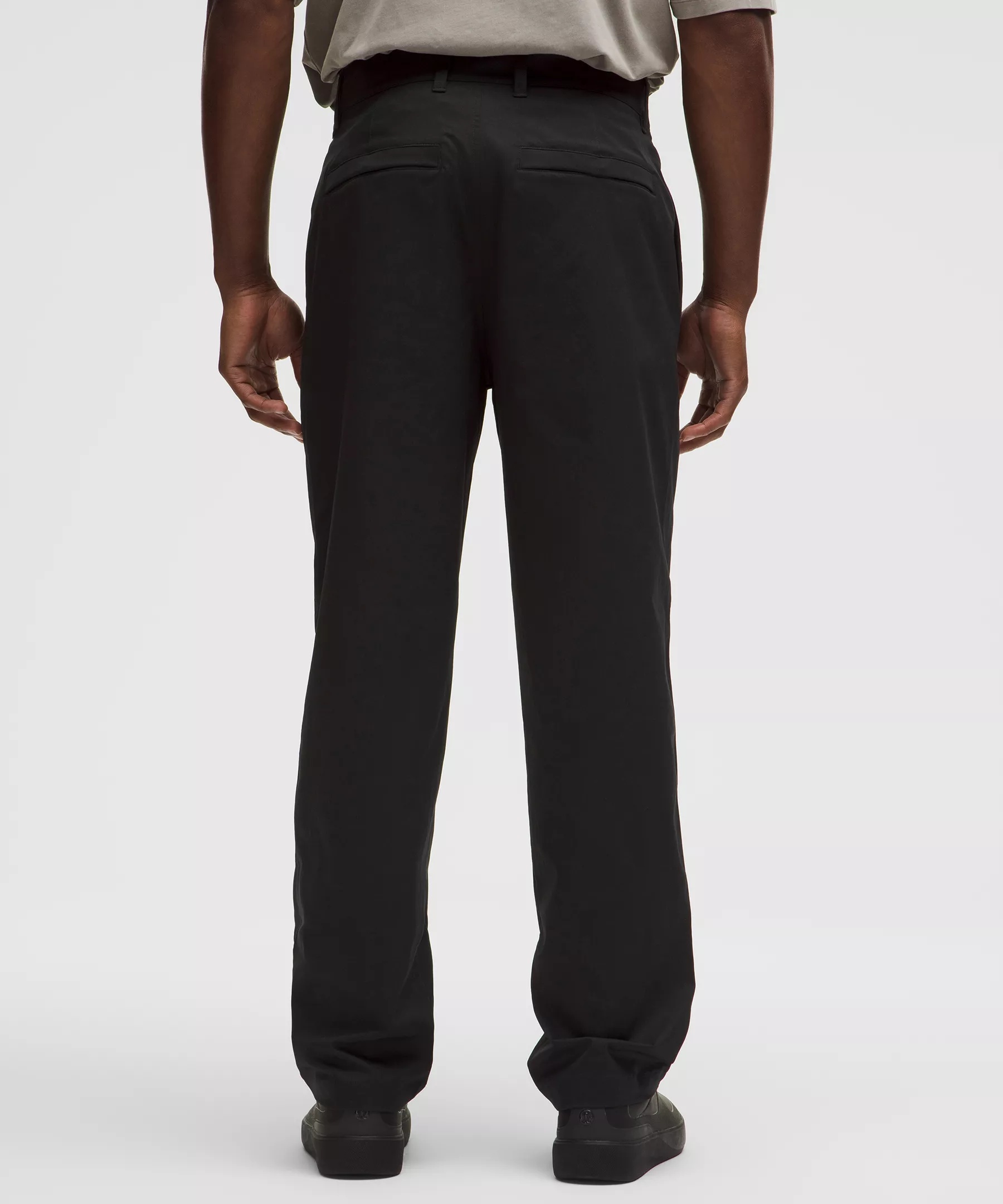 Woven Classic-Fit Pleated Trouser *Regular - 3