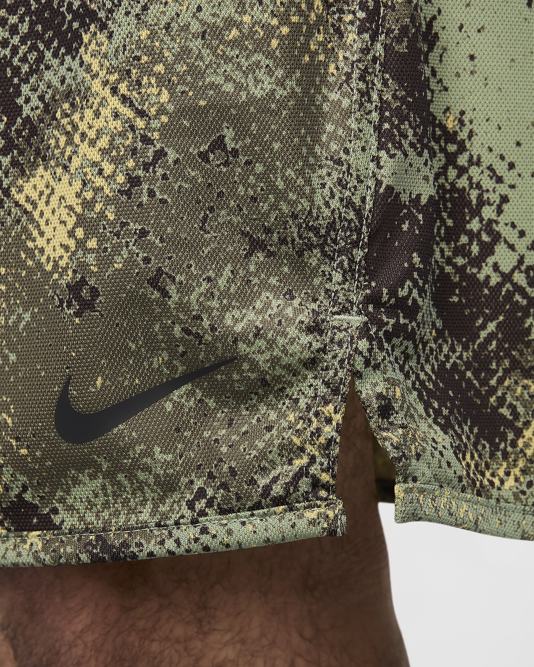 Nike Totality Camo Men's 7" Dri-FIT Unlined Fitness Shorts - 13