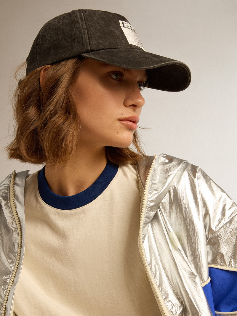 Anthracite gray cap with Marathon logo on the front 3