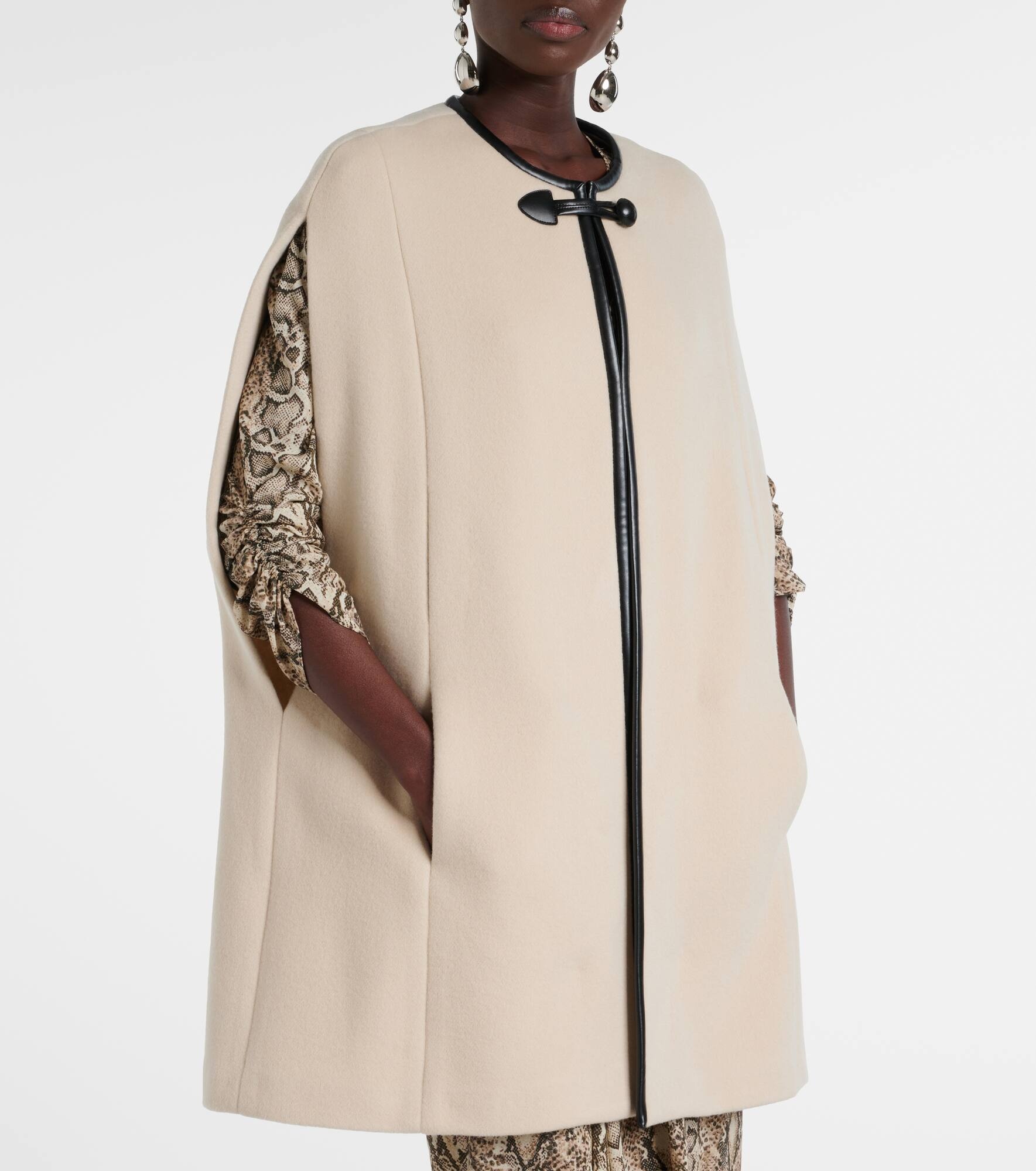 Wool and cashmere-blend coat - 4