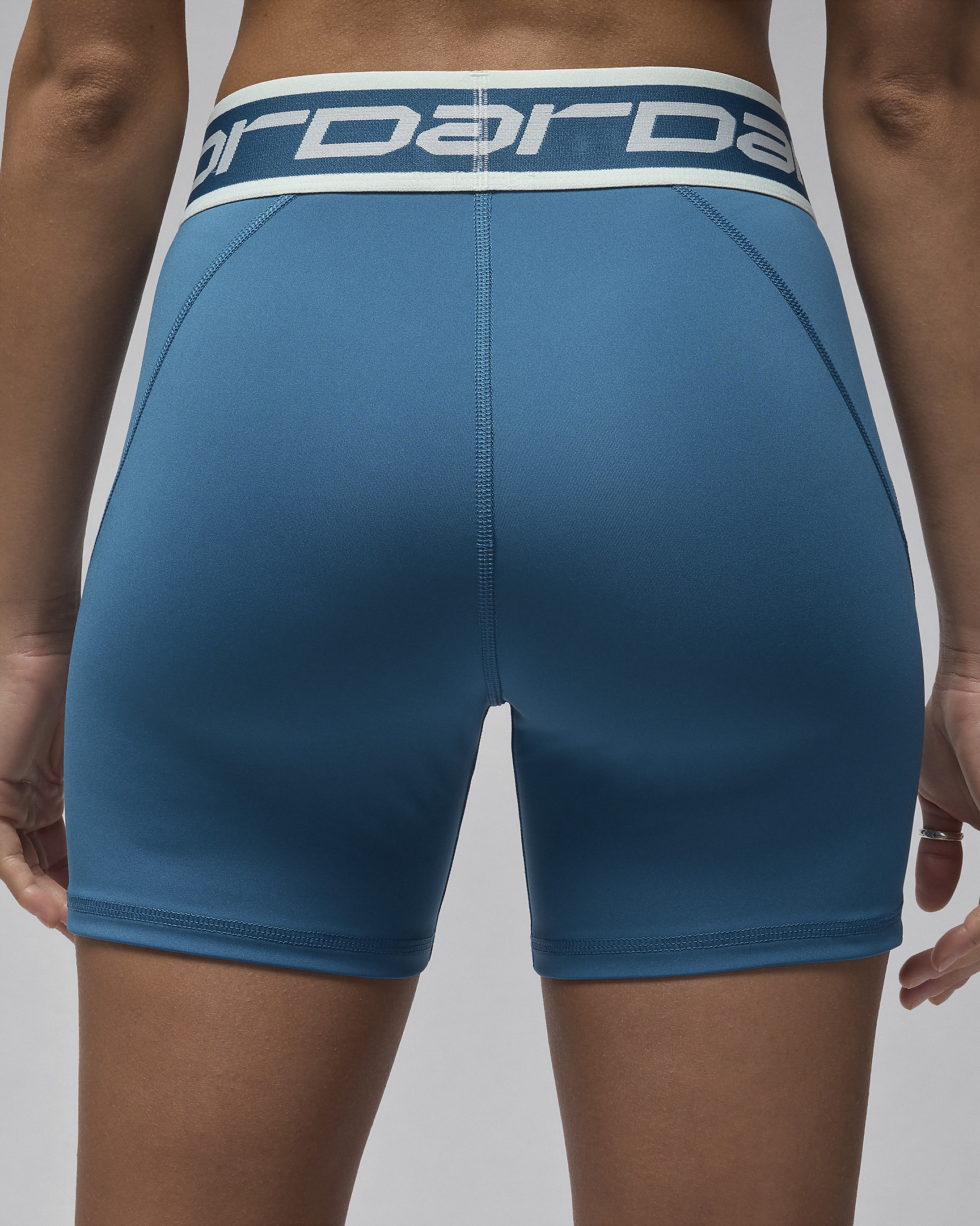 Jordan Sport Women's 5" Shorts - 3