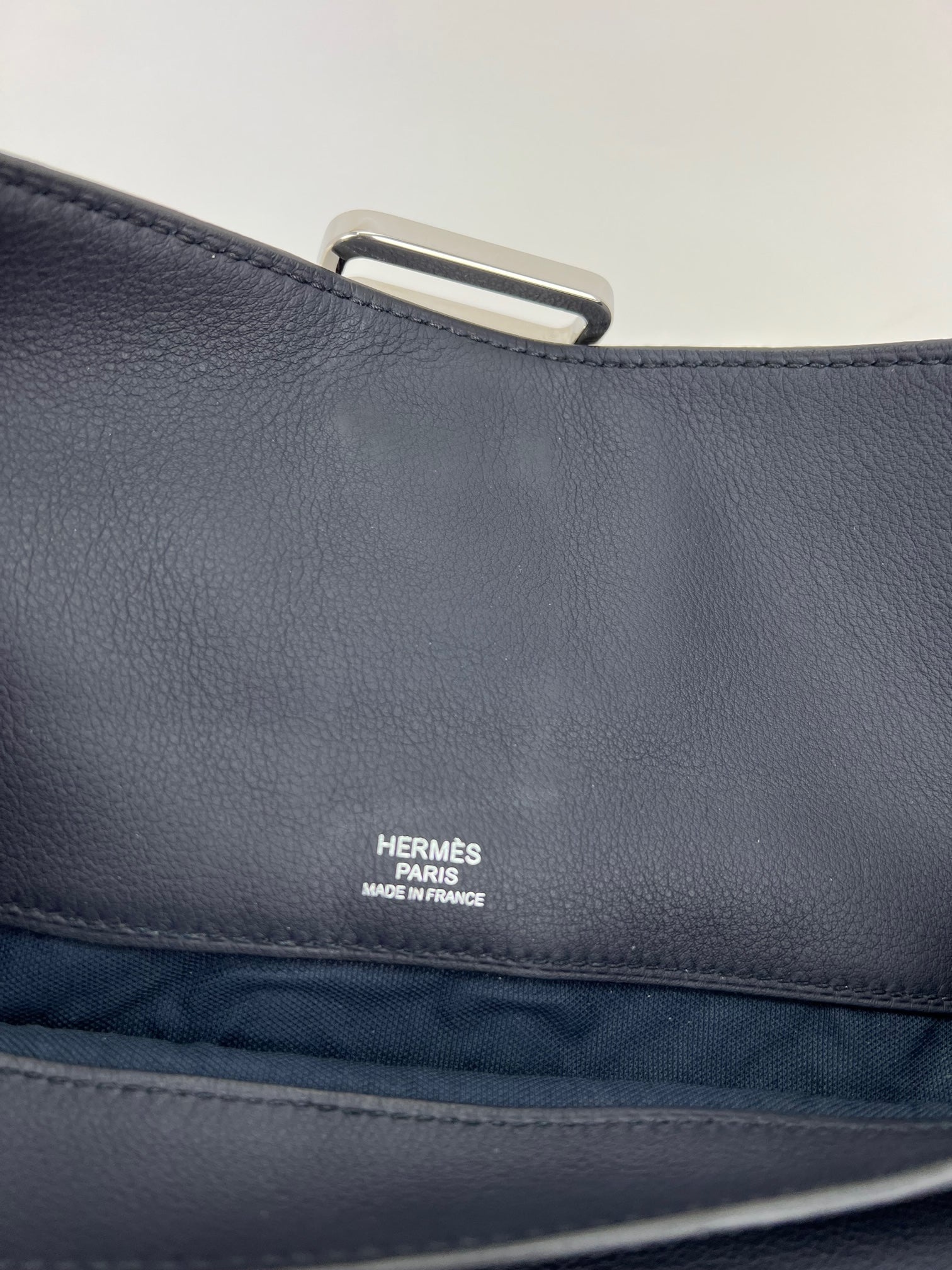 HERMÈS Messenger Cityslide Pouch Evercolor Leather Indigo Blue Clutch Preowned - 5