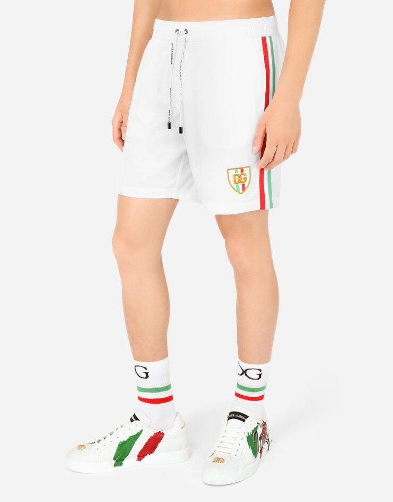 Mid-length swim trunks with DG patch 4