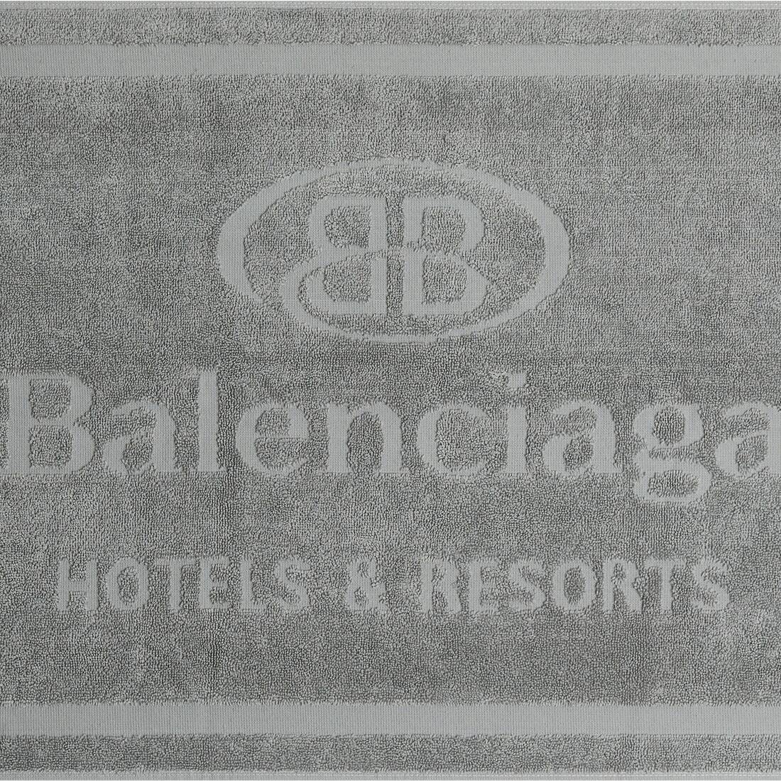 Balenciaga rug 2025