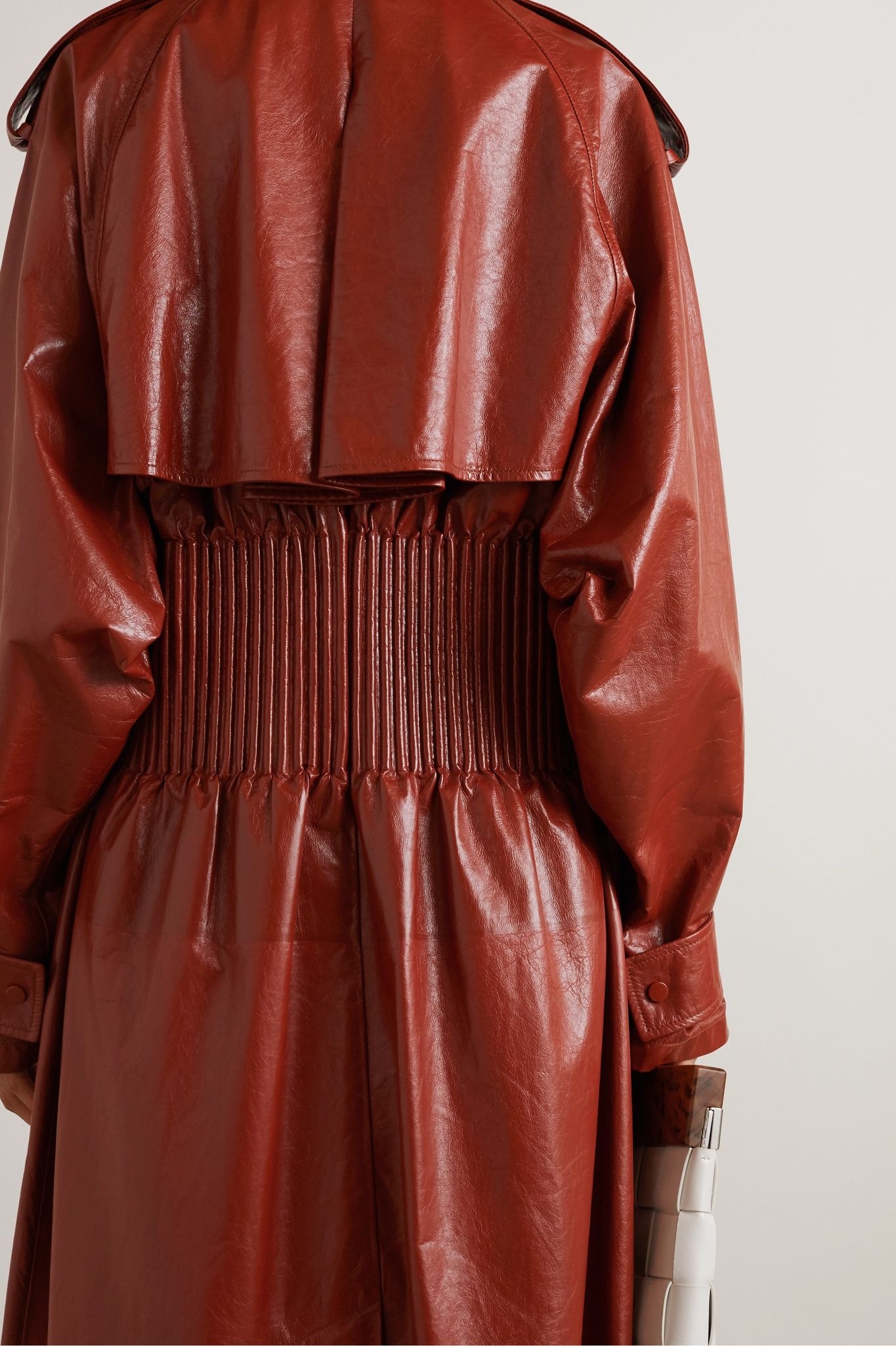 Crinkled glossed leather trench coat - 7