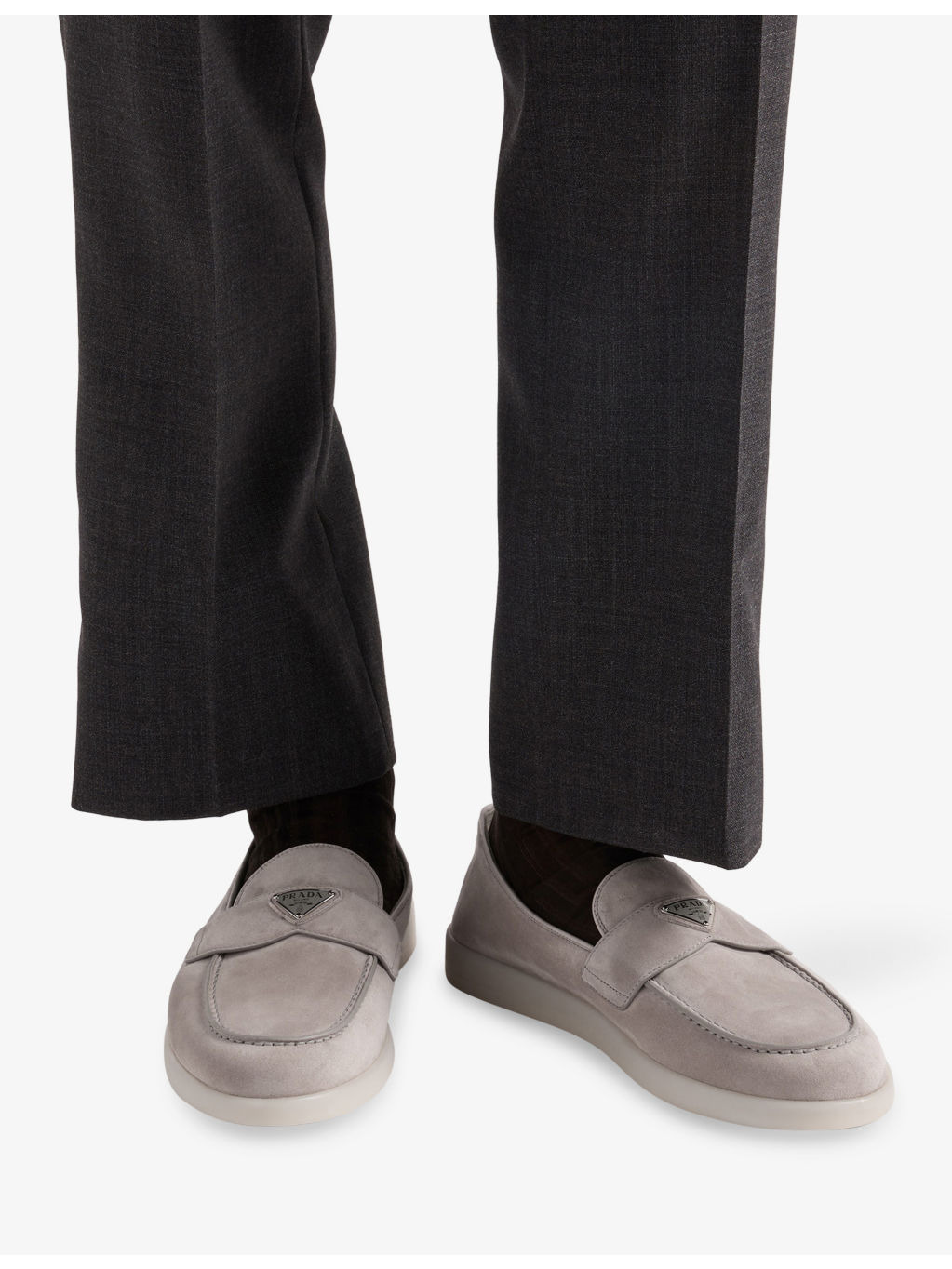 Triangle-plaque suede loafers - 2
