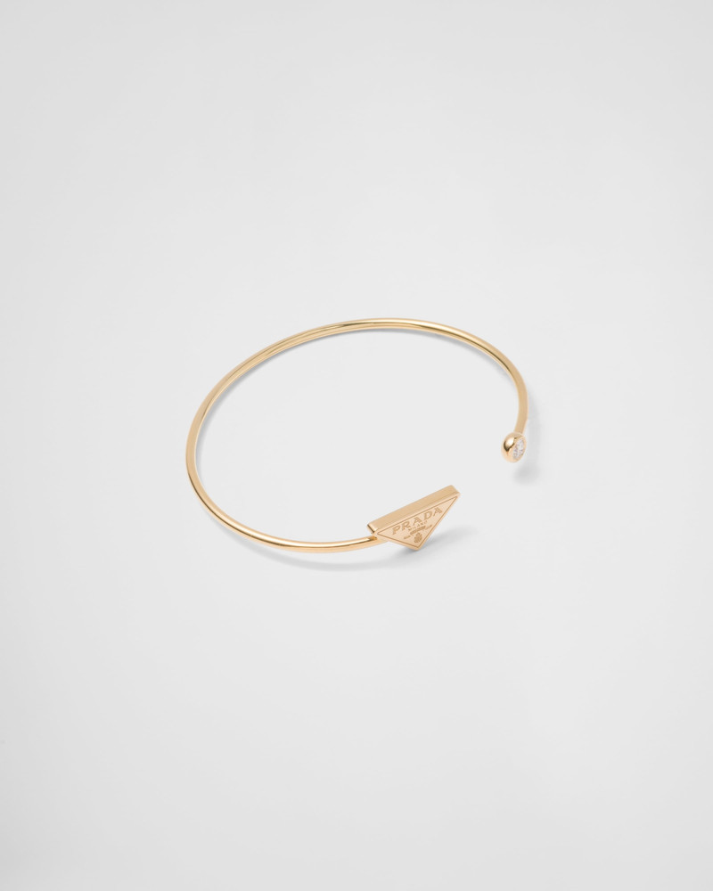 Eternal Gold bangle bracelet in yellow gold with diamond 1