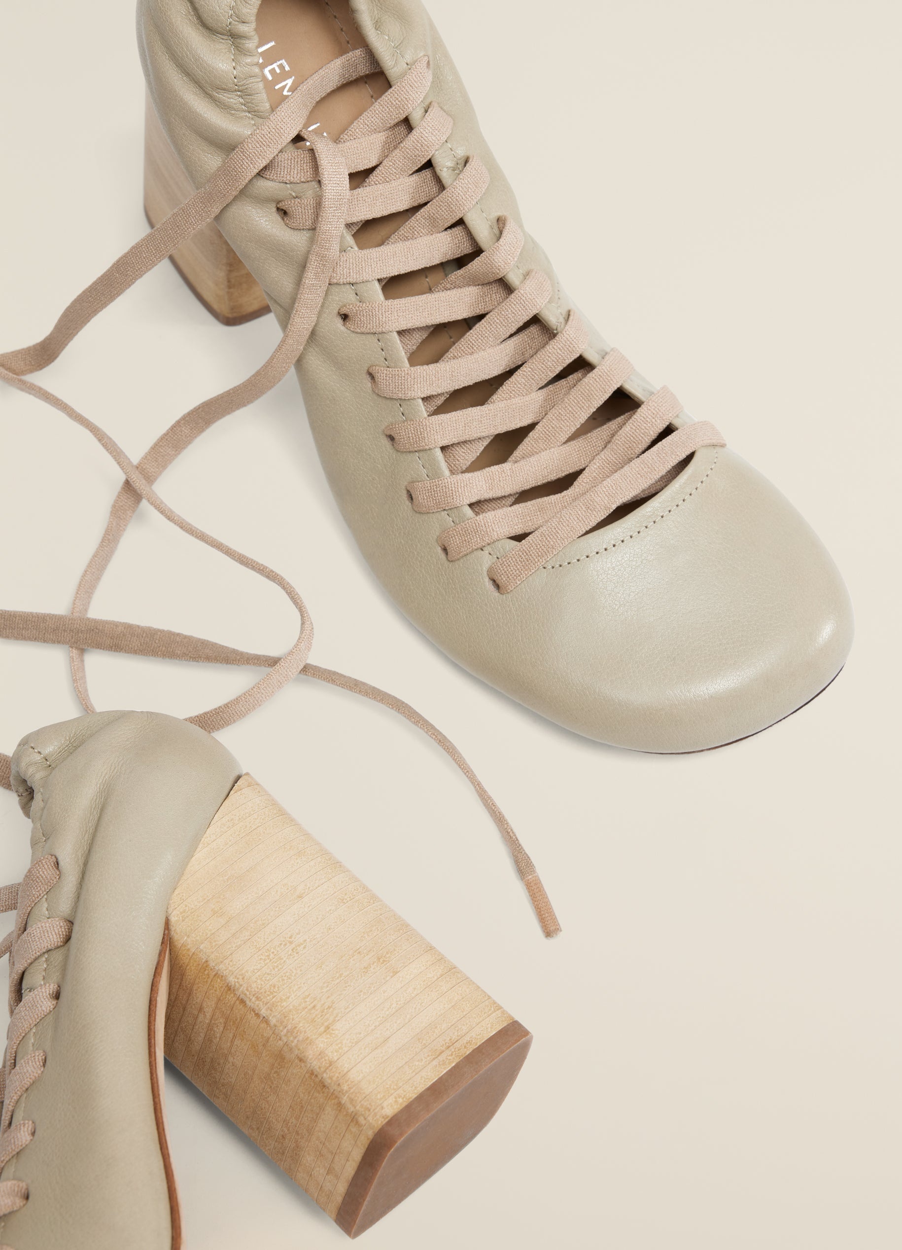 LACED PUMP 90 - 2