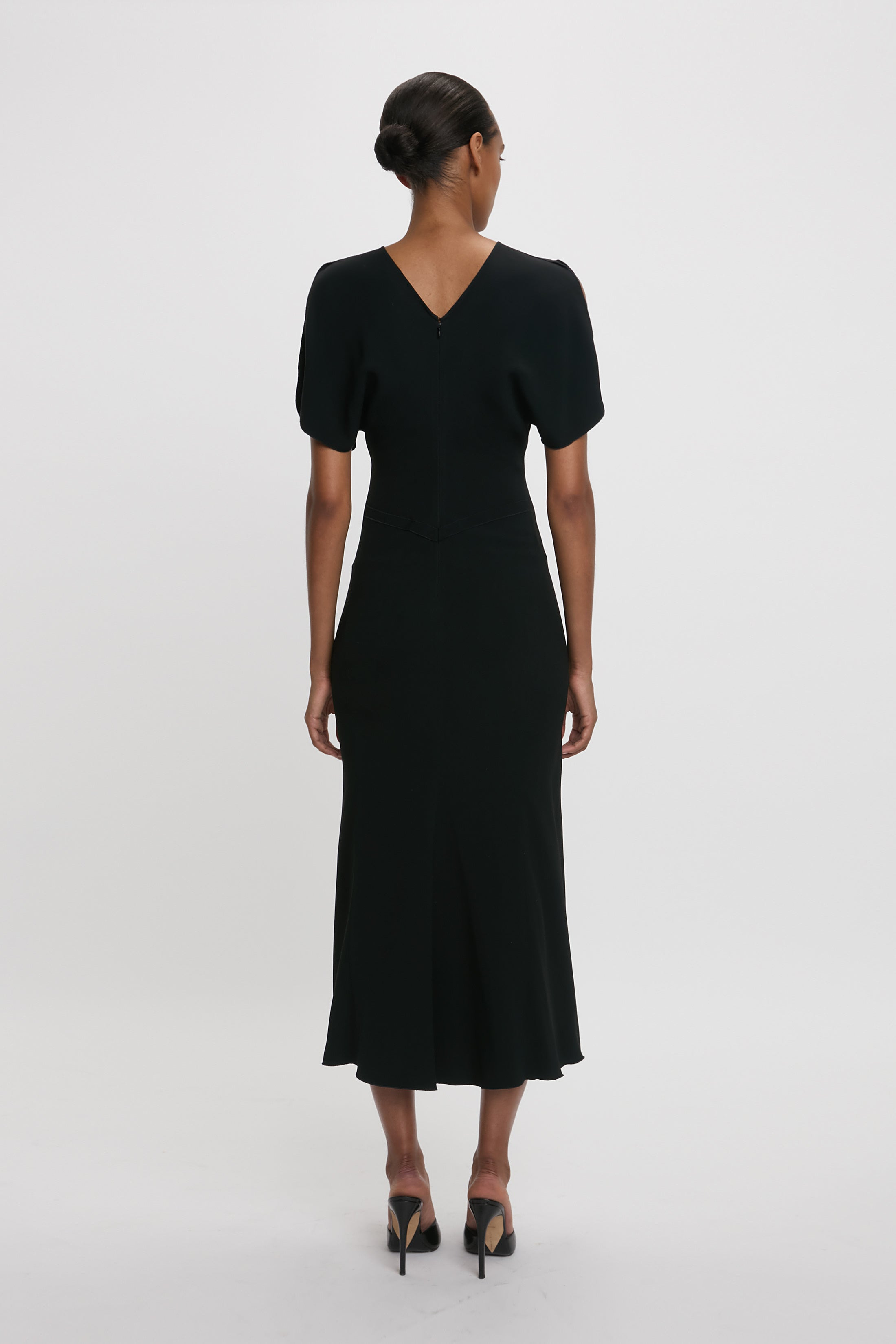 Gathered Waist Midi Dress In Black - 4