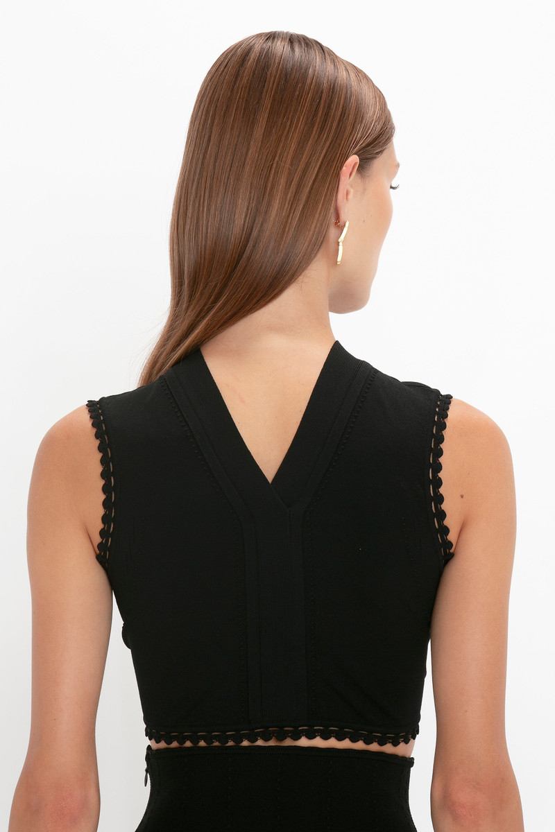 VB Body Scallop Trim Tank Top In Black 5