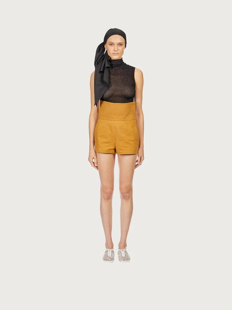 CITY SHORTS WITH BASQUE WAIST 7