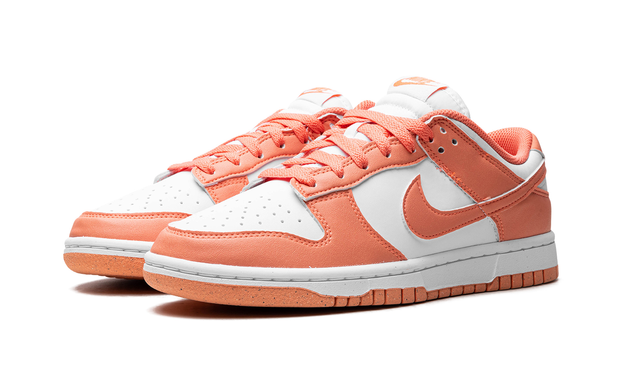 Dunk Low WMNS "Light Wild Mango" - 2
