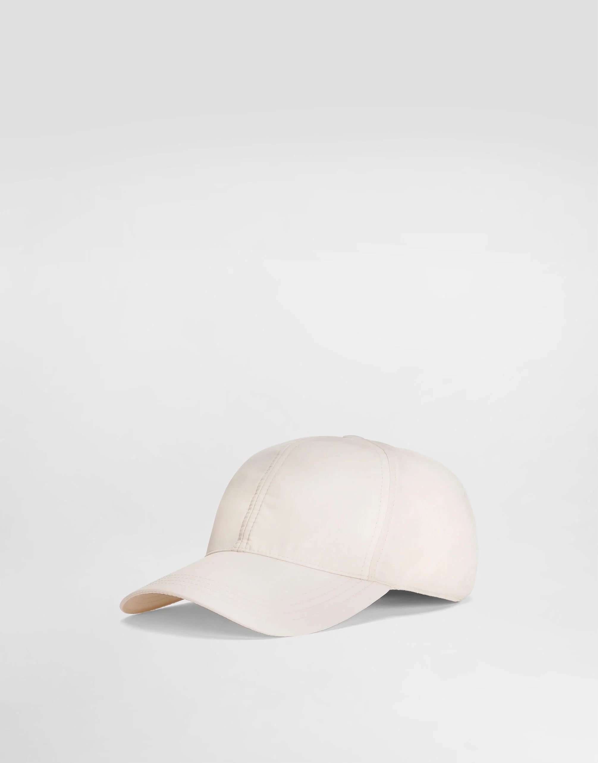 Baseball cap with logo - 1
