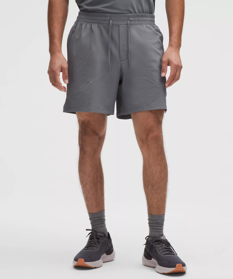 lululemon License to Train Linerless Short 7" *Textured outlook