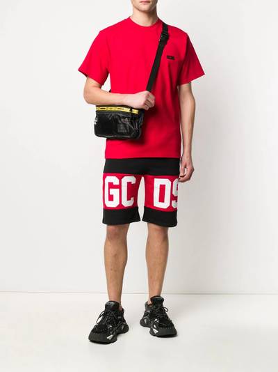 GCDS logo panel track shorts outlook