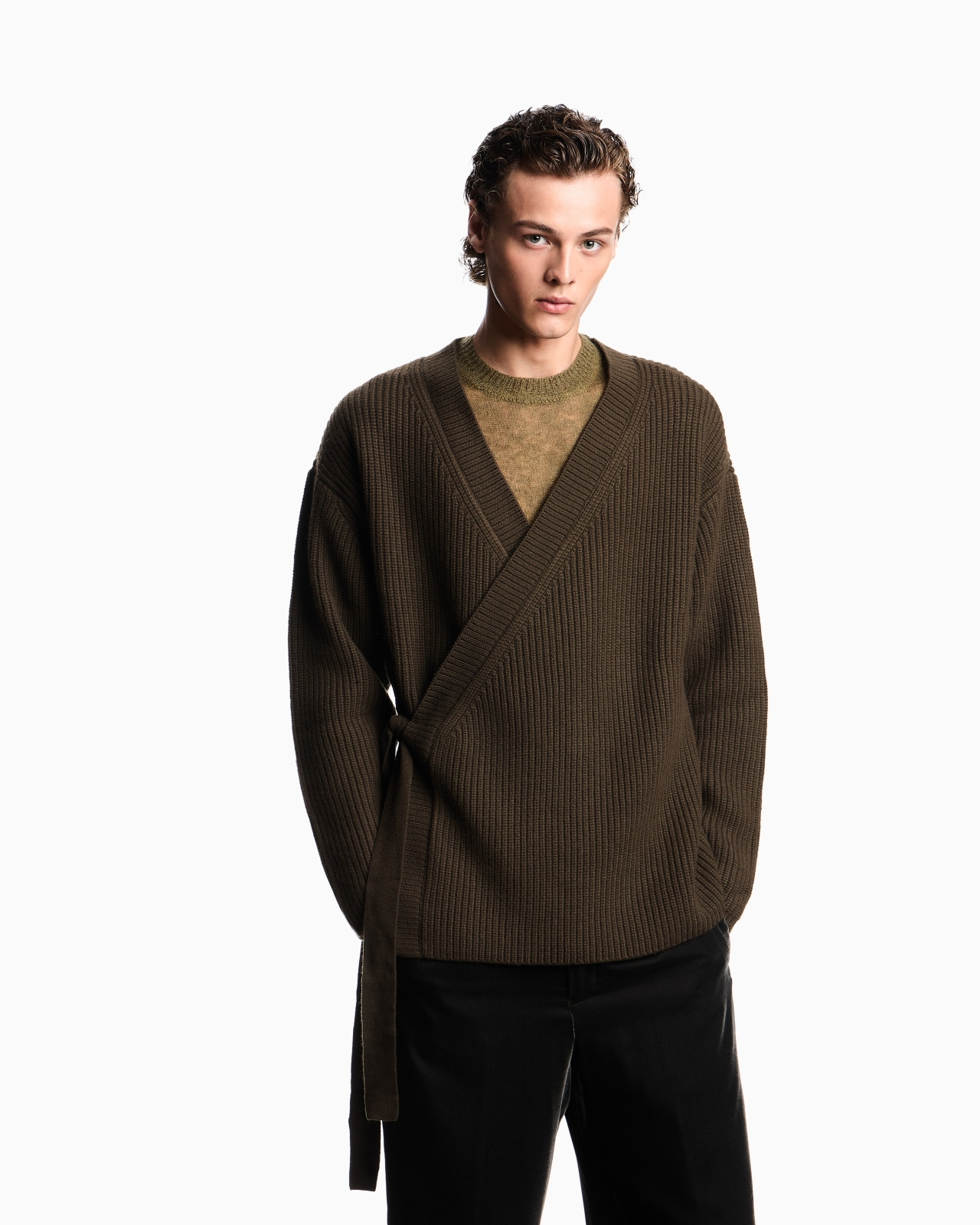 OVERSIZED WOOL CARDIGAN WITH A CACHE-COEUR CLOSURE - 4