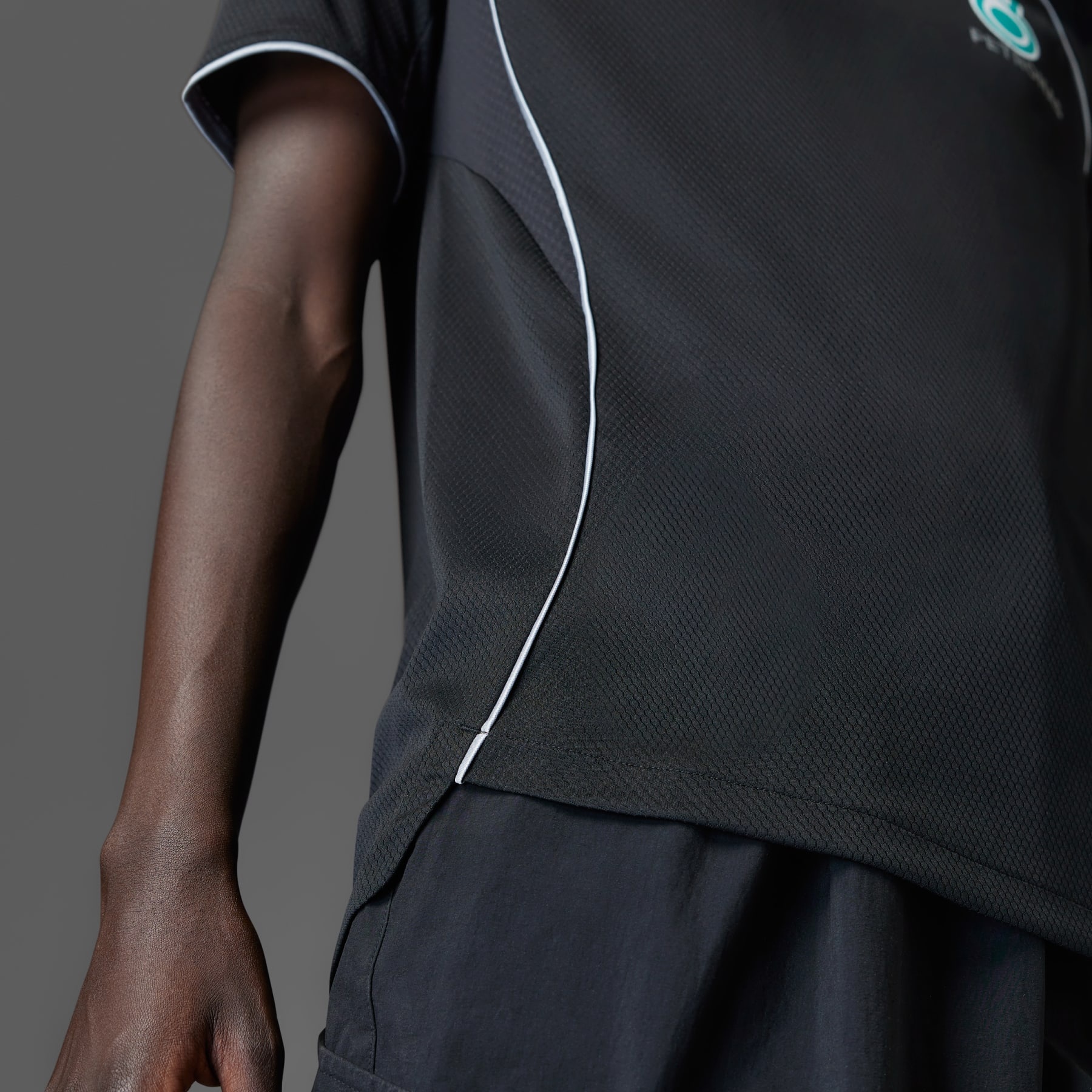 MERCEDES - AMG PETRONAS FORMULA ONE TEAM MECHANICS JERSEY - 7