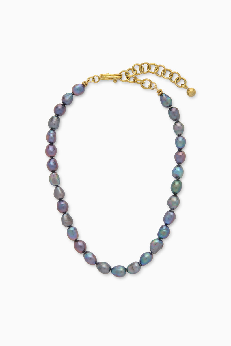 Small Pearl Choker 1