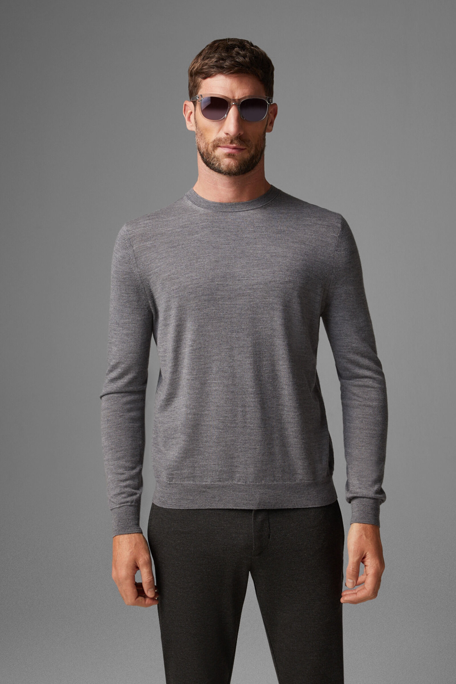 Ole sweater in Gray - 2
