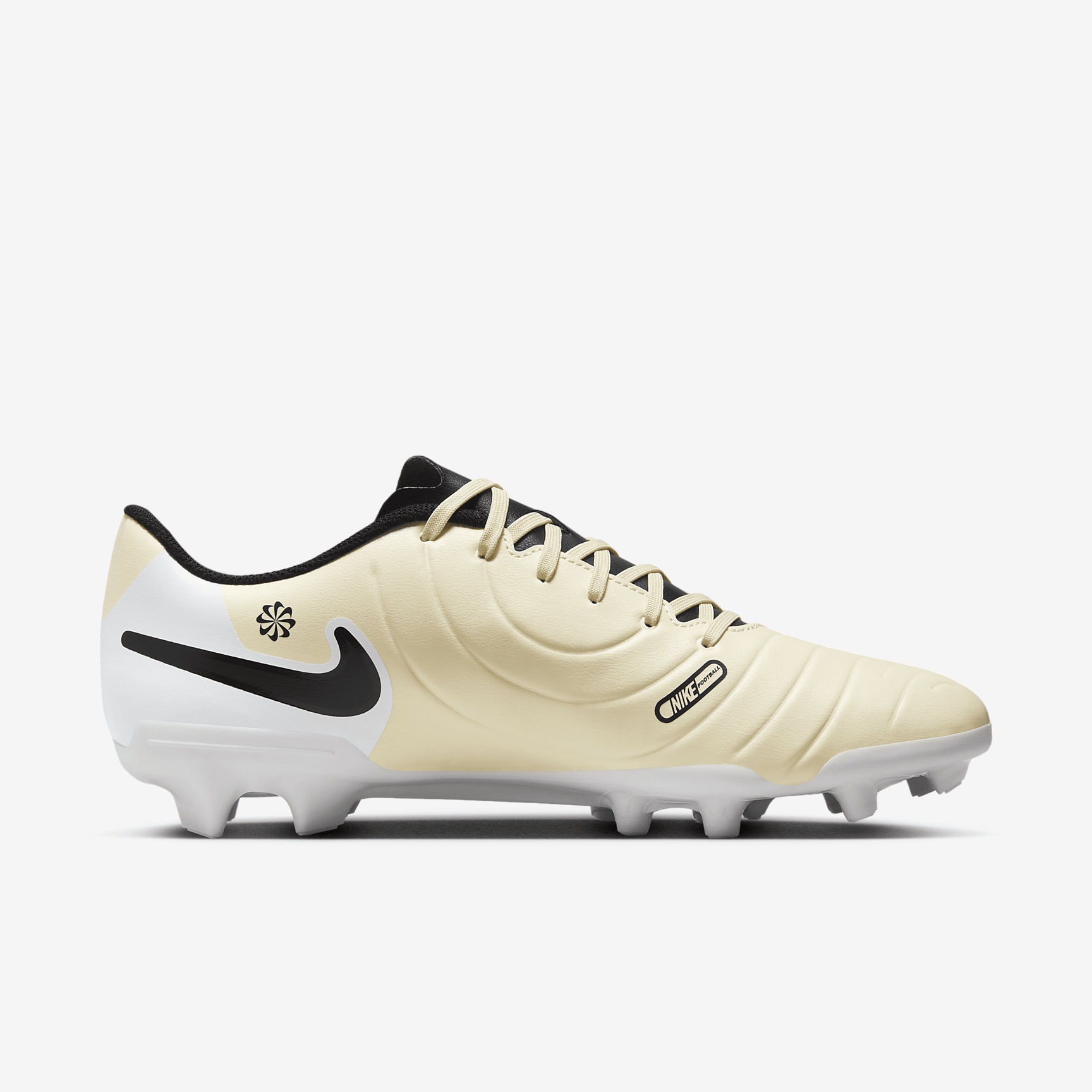 Nike Tiempo Legend 10 Club Multi-Ground Low-Top Soccer Cleats - 3