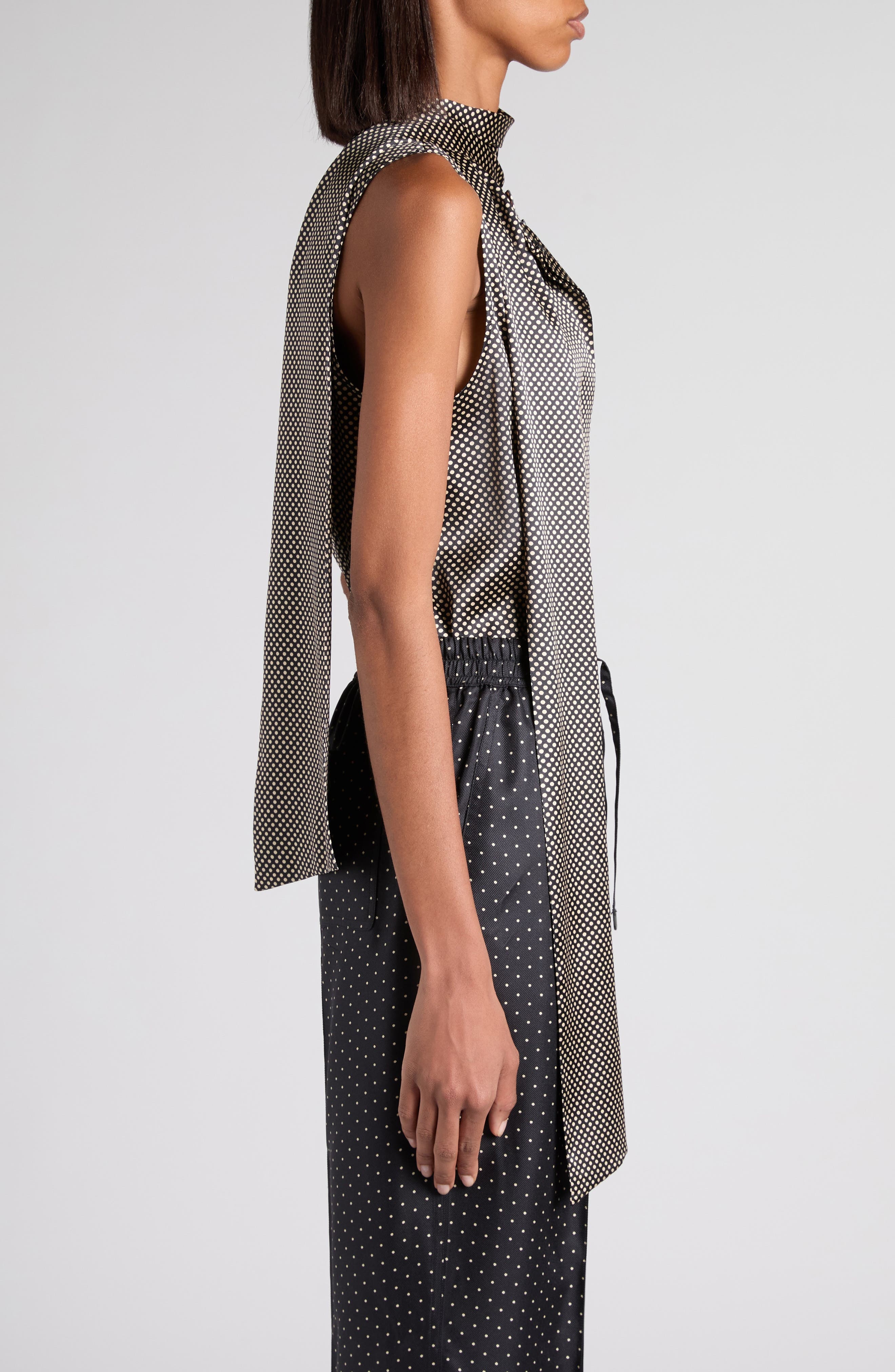 TOM FORD Sleeveless Lavalliere Stretch Silk Satin Top in Zblaw Black/White at Nordstrom - 4