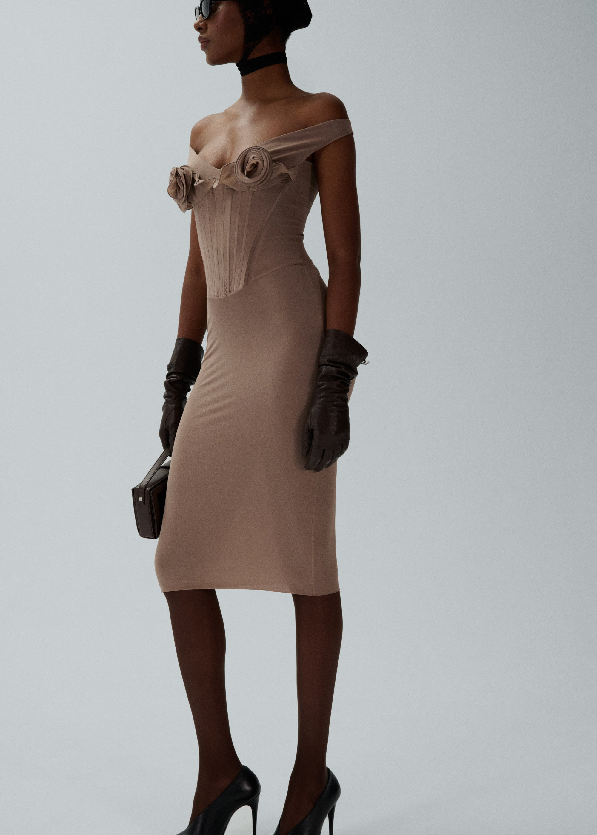 Flower bustier midi dress in beige - 4