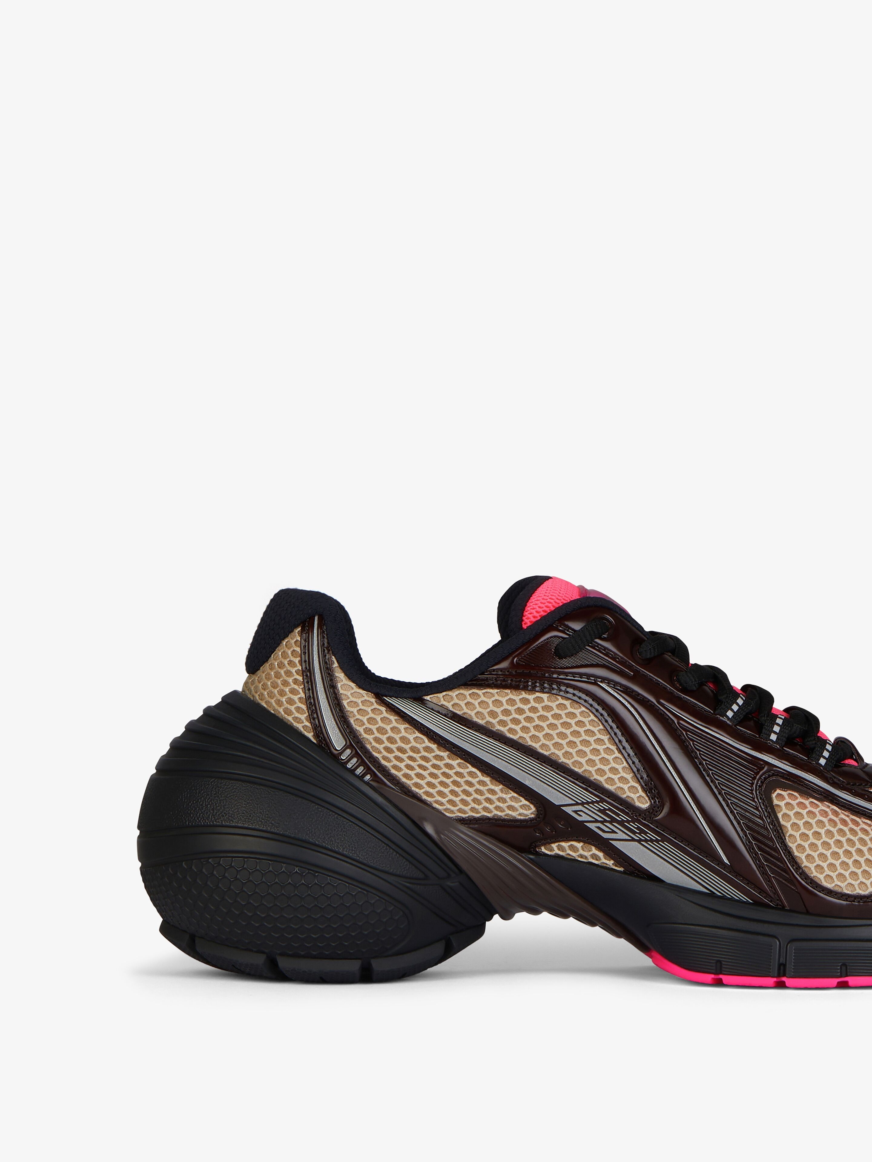 【GIVENCHY】送料/関税込 BH008MH1FN363 TK MX RUNNER SNEAKERS Givenchy TK-MX RUNNER SNEAKERS IN MESH | REVERSIBLE