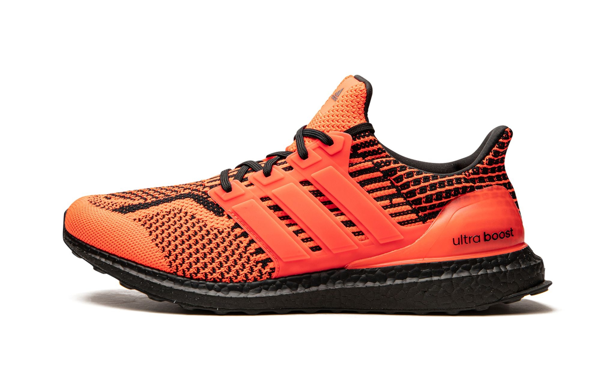 UltraBoost 5.0 DNA "Solar Red / Core Black" - 1