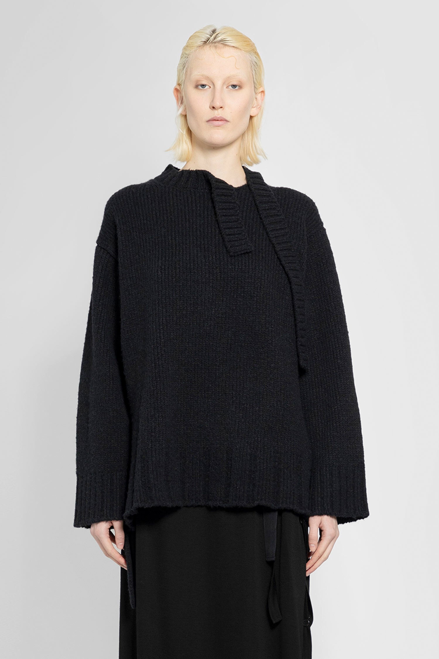 YOHJI YAMAMOTO WOMAN BLACK KNITWEAR - 1