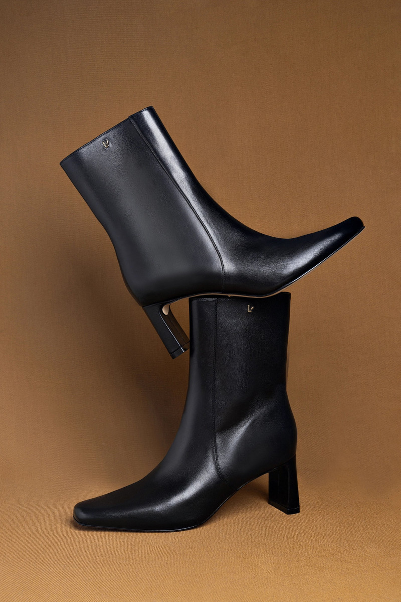 Alexis Bootie In Black Leather 6