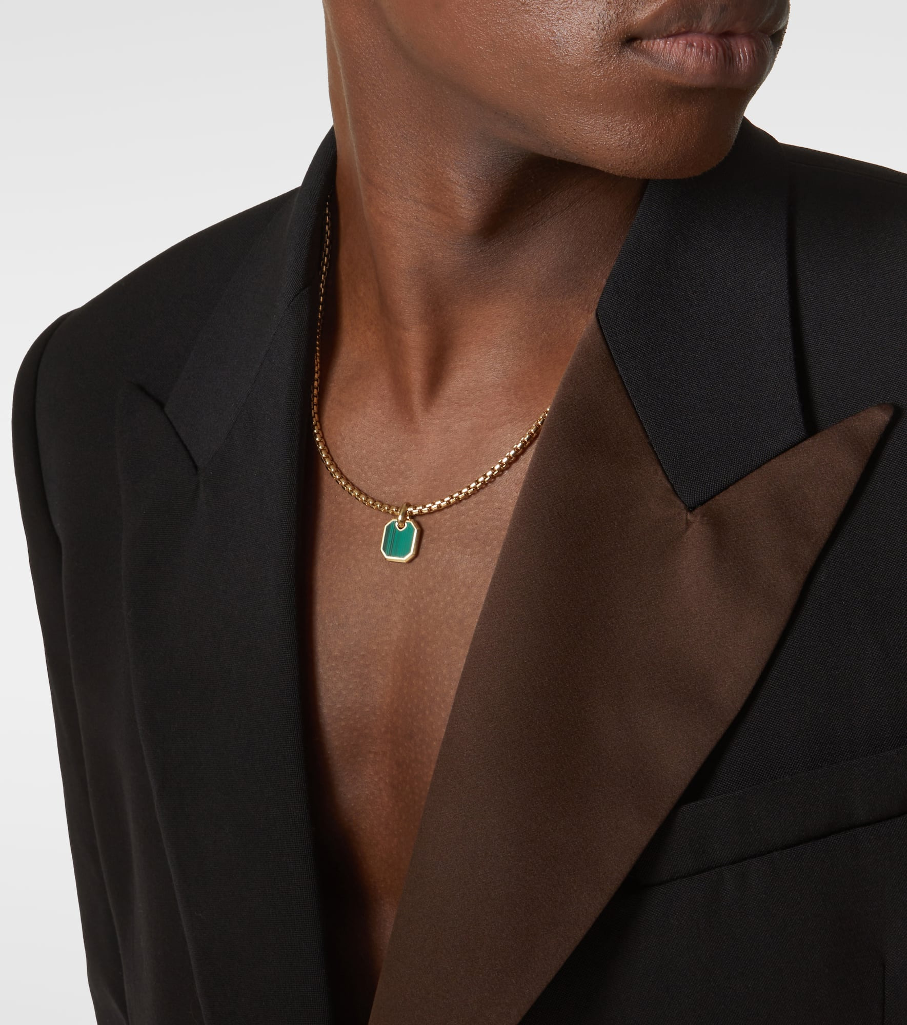 Amulet 18kt gold pendant with malachite - 2