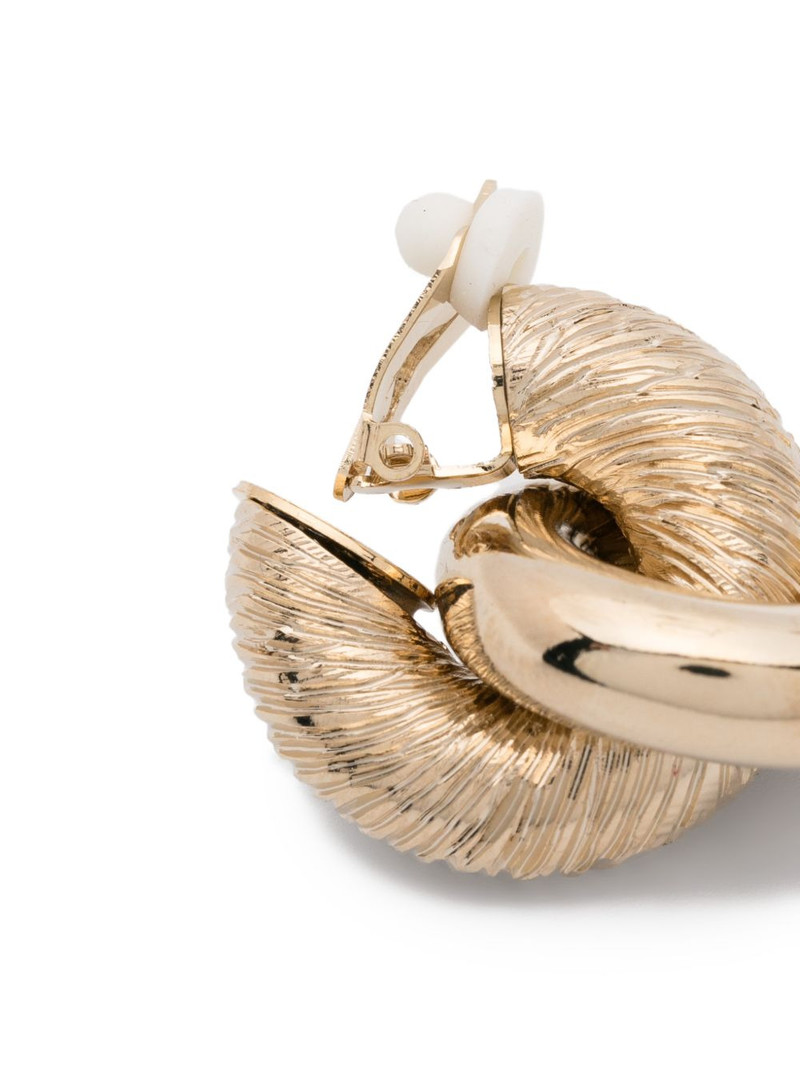 N°21 textured-effect earrings outlook