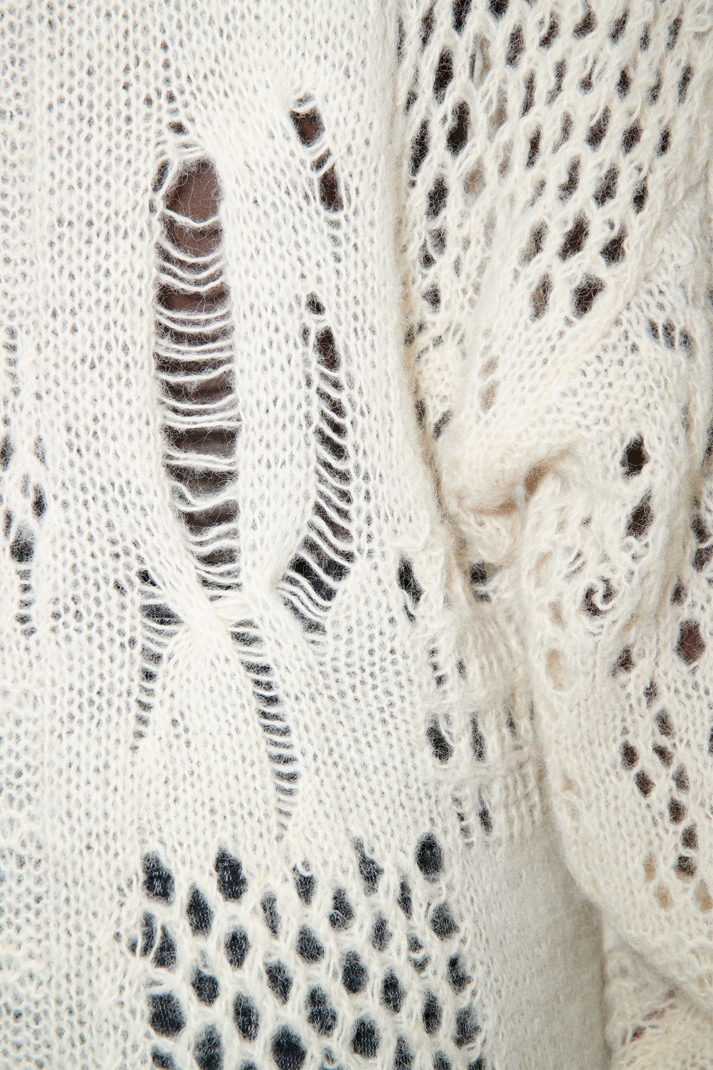 V-Neck Crochet Bone Airy Alpaca - 4