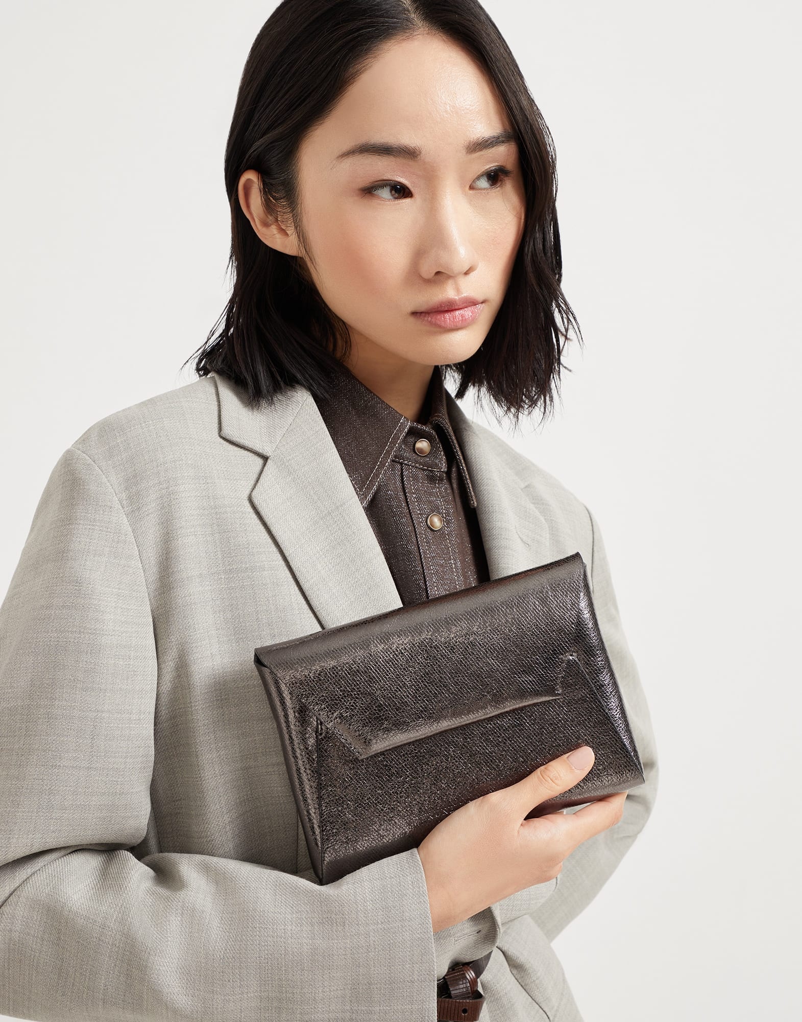 BC Duo pochette in lamé grained calfskin with precious chain - 4