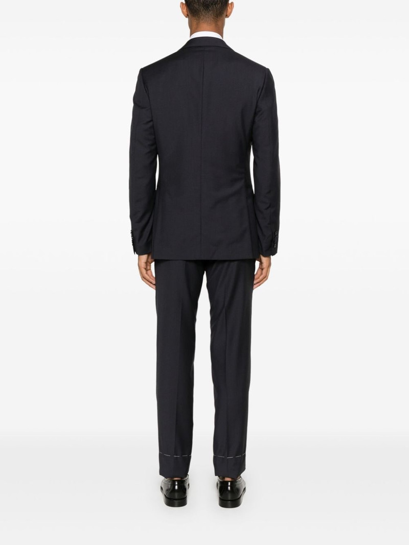 Trevi suit 4