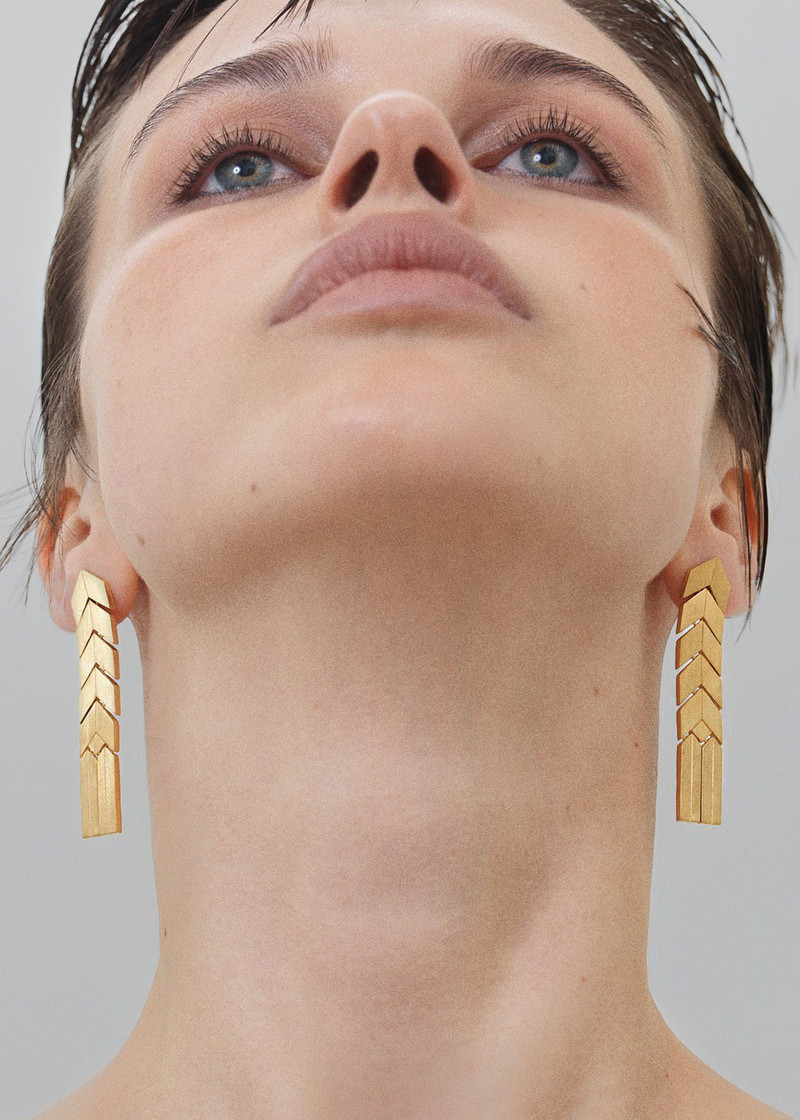Bevza Flat Spikelet Earrings - Gold 3