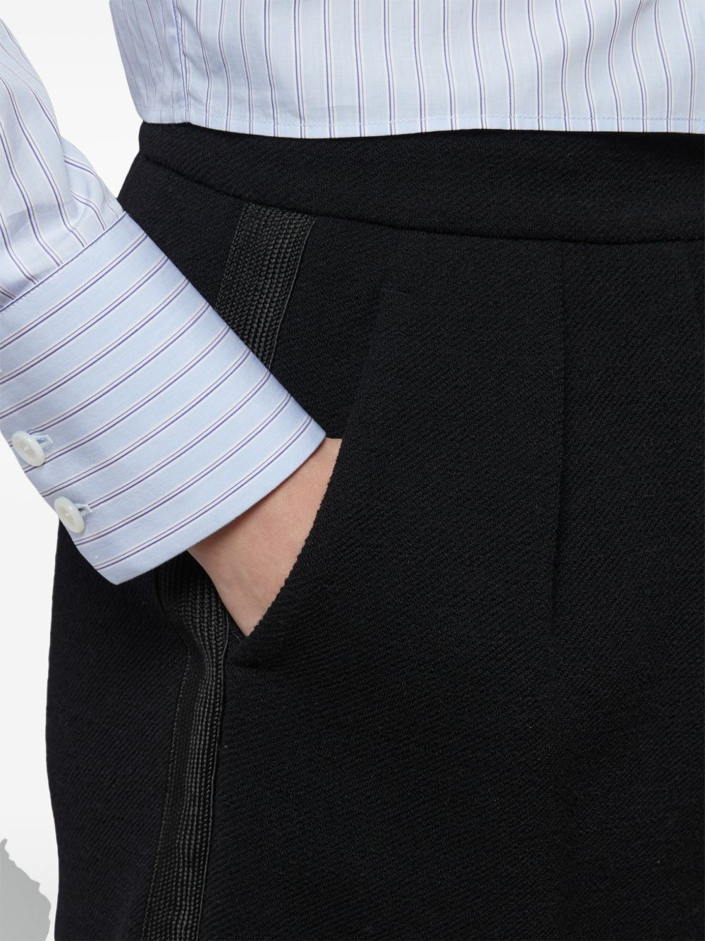 logo-appliquÃ© wool shorts - 5