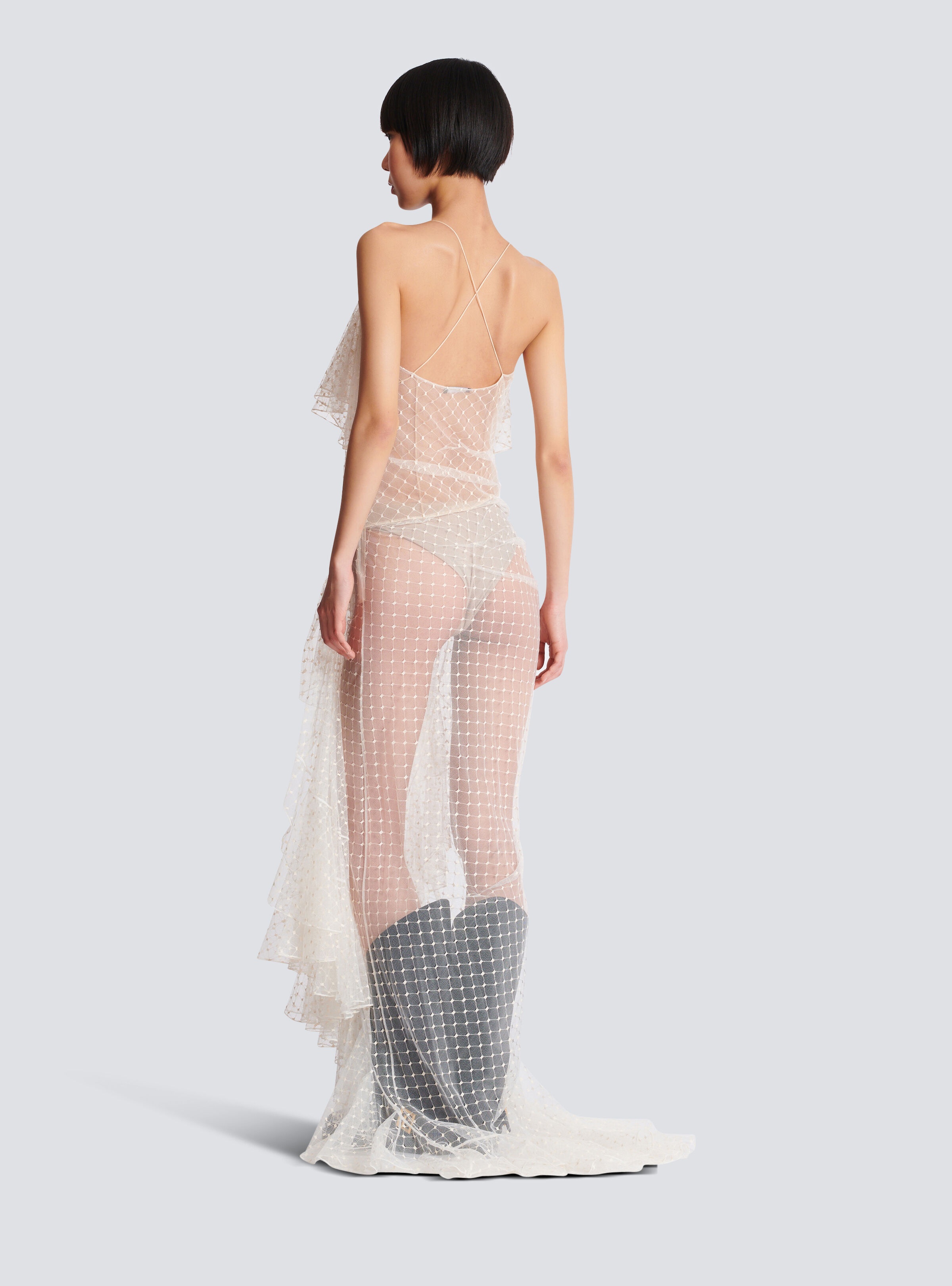 Long flowing dress with lace ruffles - 4
