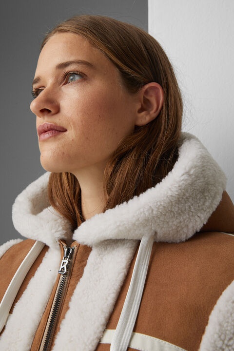 Feli Lambskin waistcoat in Camel/Off-white - 5