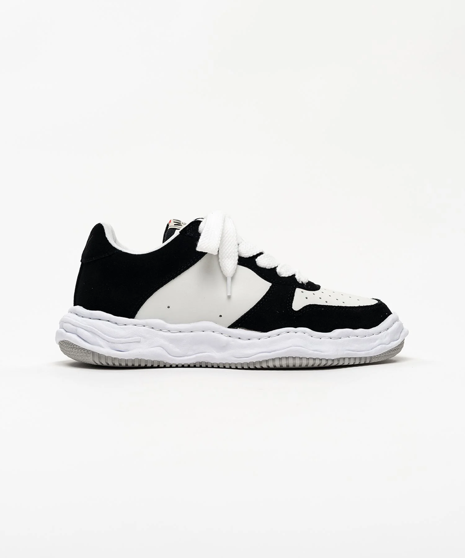 "WAYNE" OG Sole Suede Low-top Sneakers - 1