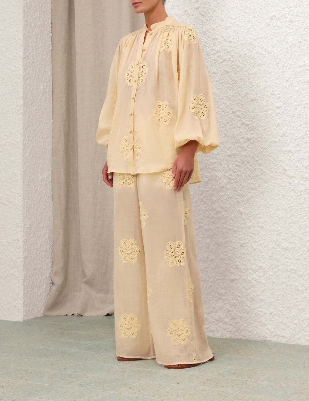 パンツ Zimmermann Acadian Floral-Embroidered Ramie Trousers ZIMMERMANN Acadian floral-embroidered Ramie Trousers