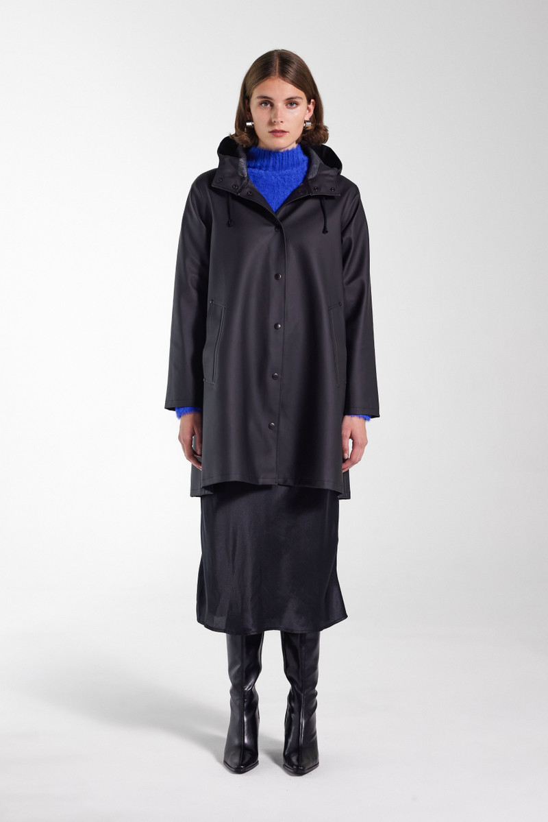 Stutterheim Black Raincoat for Women - Mosebacke outlook